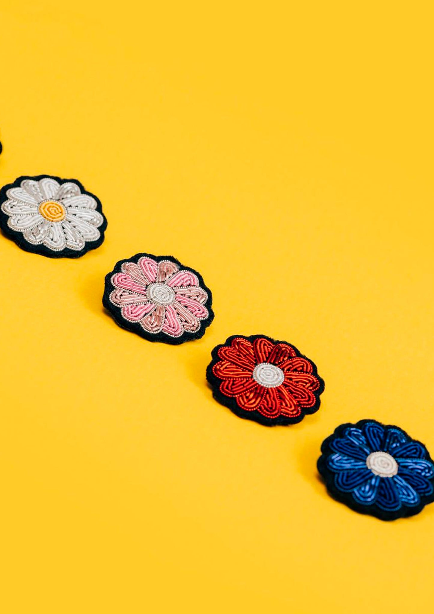 Golden Mini Daisy Brooch