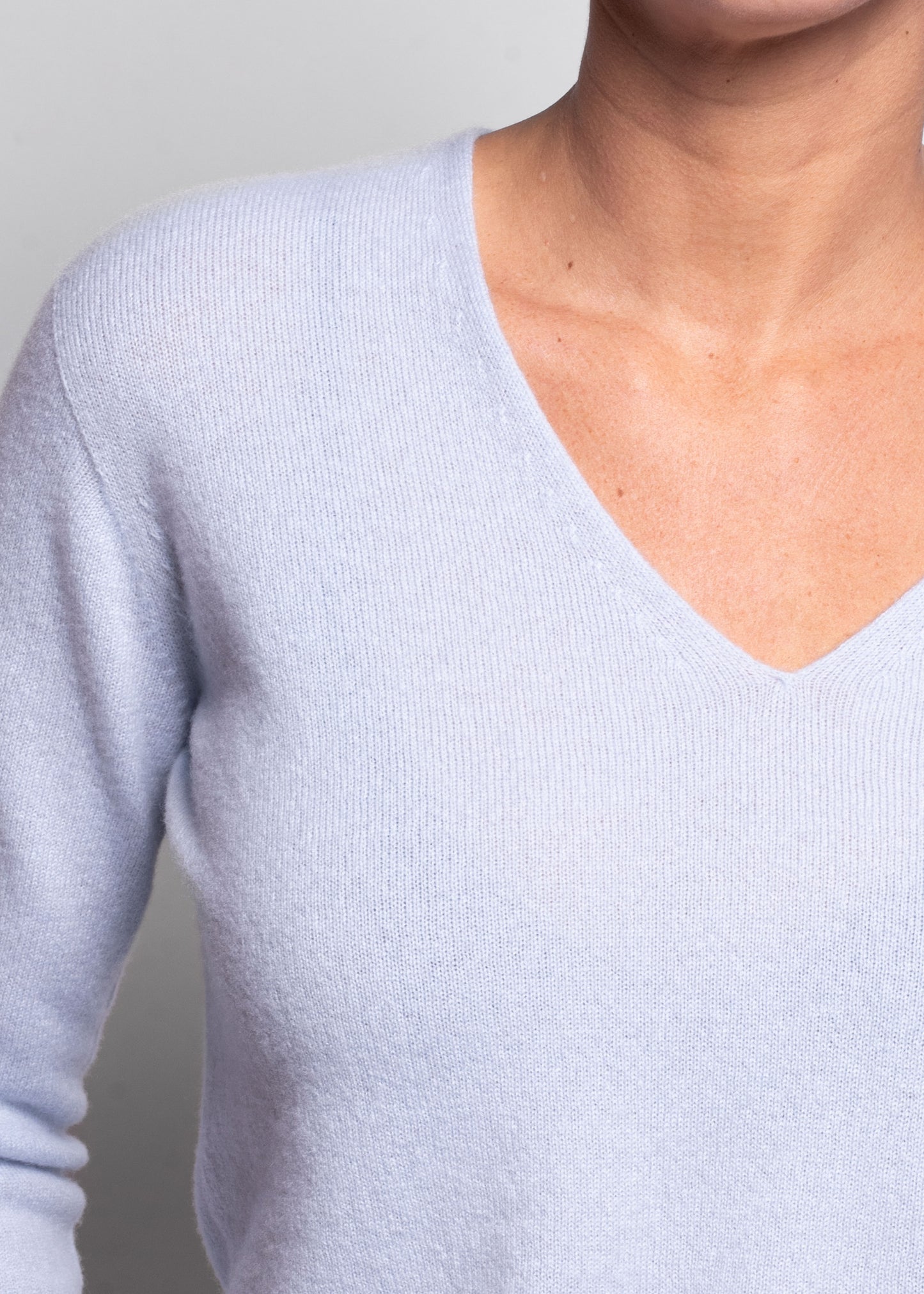 Cashmere V-Neck Sweater - Cielo